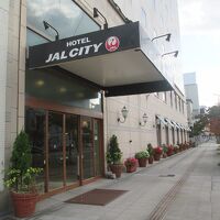 JR青森駅から徒歩10分弱　途中までアーケード通りがあります