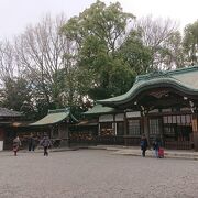 熱田神宮の入り口から最初にある神社