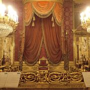 イタリアの初代王  サヴォイア家の富と権力の象徴「パラッツォレアーレ王宮 （Palazzo Reale） 」