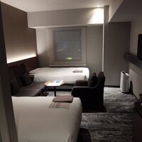 ツイン　テーブルが小さい…