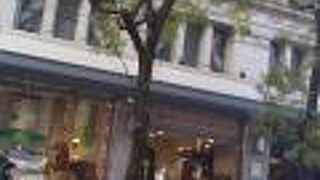 昔は車が通っていたそうです。