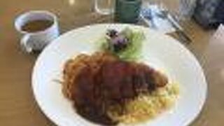 百貨店食堂でいただくトルコライス