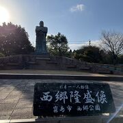 鹿児島空港すぐ近く、巨大な西郷隆盛像がある