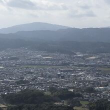 四王寺山最高峰大城山の南側にある展望台から見る佐賀県境の九千