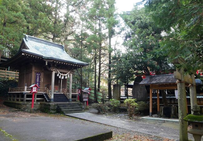 温泉の守護社宮ノ下の熊野神社へ