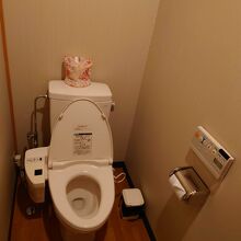 部屋トイレも綺麗なウォシュレットです。