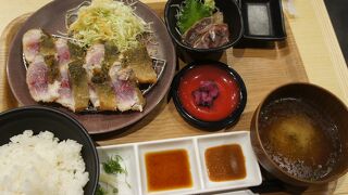 半生あじフライ御前、外はカリッとフライ、中はお刺身で美味しいです