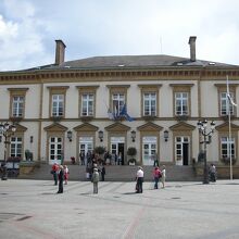 この市庁舎の様子