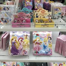 持ってないものはとりあえず買う