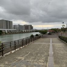 都会の雑踏から切り離されています