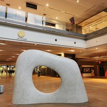 札幌駅南口オブジェ 妙夢 