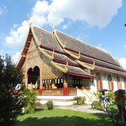 チェンマイで最長歴史の寺院　水晶の仏像は必見