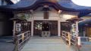 金の龍が現れ、昇天したという伝説が残るパワースポット