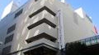 大きなユニクロがあります