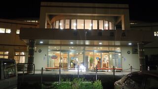 大型の温泉銭湯  谷地頭温泉