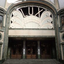 これ、映画館です。レトロでモダンな最高の雰囲気！！