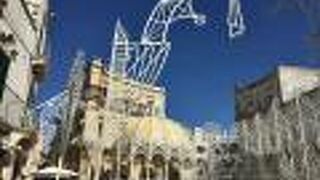 夏のプーリア州はイルミネーション祭り