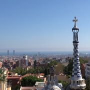 バルセロナの街の眺望が素晴らしい世界遺産のグエル公園！