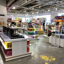 お店は小さいけど明洞よりも良い