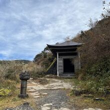 地蔵菩薩が安置されている覆屋