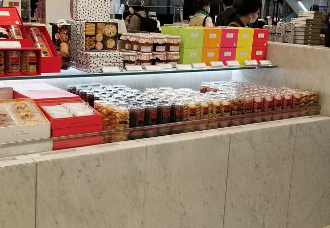 ピエール エルメ パリ 西武池袋店 クチコミ アクセス 営業時間 池袋 フォートラベル