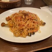 ベビーホタテとベーコン、キノコのトマトソーススパゲッティ！