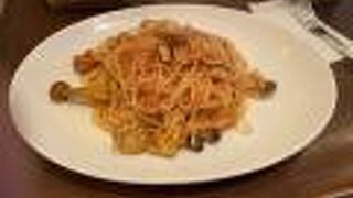 ベビーホタテとベーコン、キノコのトマトソーススパゲッティ！