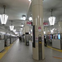 この独特の雰囲気の御堂筋線天王寺駅上りホーム