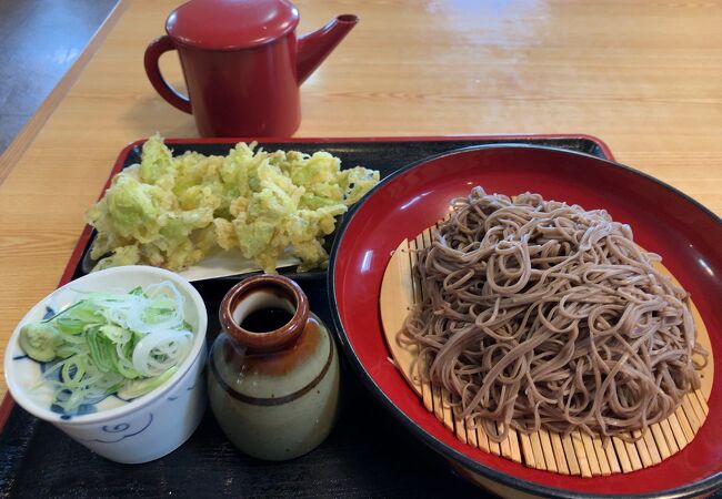 田舎蕎麦とふきのとうの天ぷら