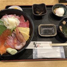 大海鮮丼