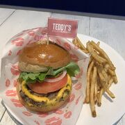 TEDDY'S Bigger Burgers横浜みなとみらいワールドポーターズ店