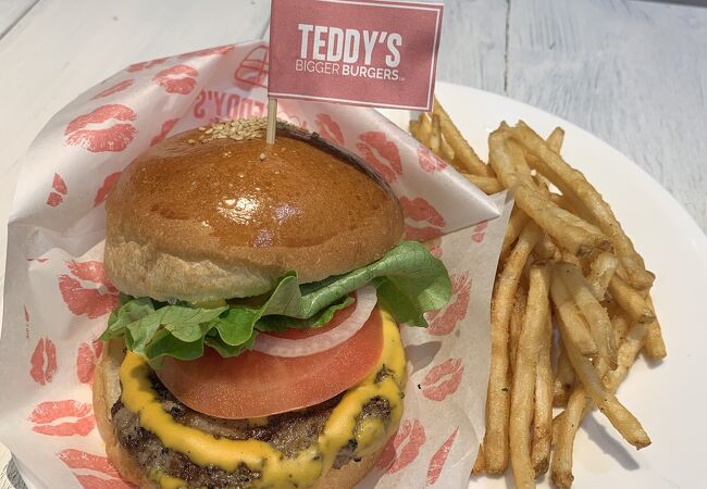 TEDDY'S Bigger Burgers横浜みなとみらいワールドポーターズ店