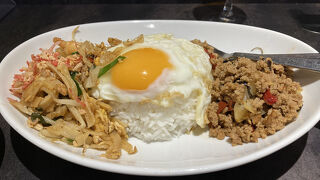 神戸三宮にあるタイ料理屋さん！ランチをビールとセットで