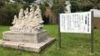 八人の仙人の石像！