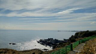 銚子半島の最東端ある犬吠埼は日本一早い初日の出を見ることができます