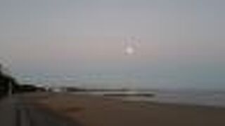 夫婦岩や二見浦海岸がみどころ