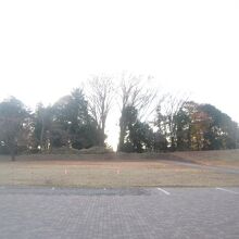 広場の遠景