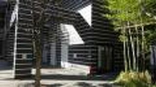 火伏せの神とも言われており、いかにも地元に密着した都会の神社です。