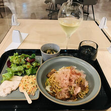 タンポポのオイスター焼きそばセット