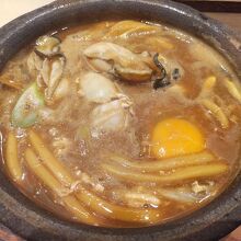 牡蠣入り味噌煮込みうどん