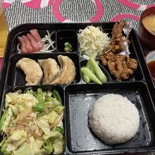 野菜炒め定食、メイン以外にもいろいろとビール付き