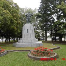 依田勉三さんの像