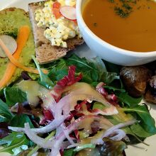 三元豚ローストやタルティーヌなどのワンプレート