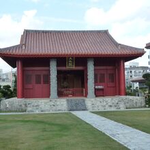 大成殿にて孔子を祀る