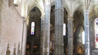 大航海時代を偉業を表す大きな修道院