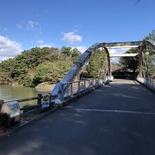 周回道路は幅も広く快適にウォーキングやジョッギングができます