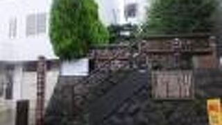 駅前からすぐ。