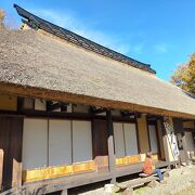 道の駅霊山たけやまにあるかやぶき屋根の人気のお蕎麦屋さん