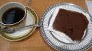シフォンケーキと、おかわり自由の珈琲