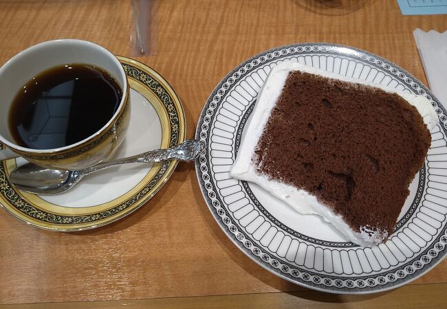 シフォンケーキと、おかわり自由の珈琲